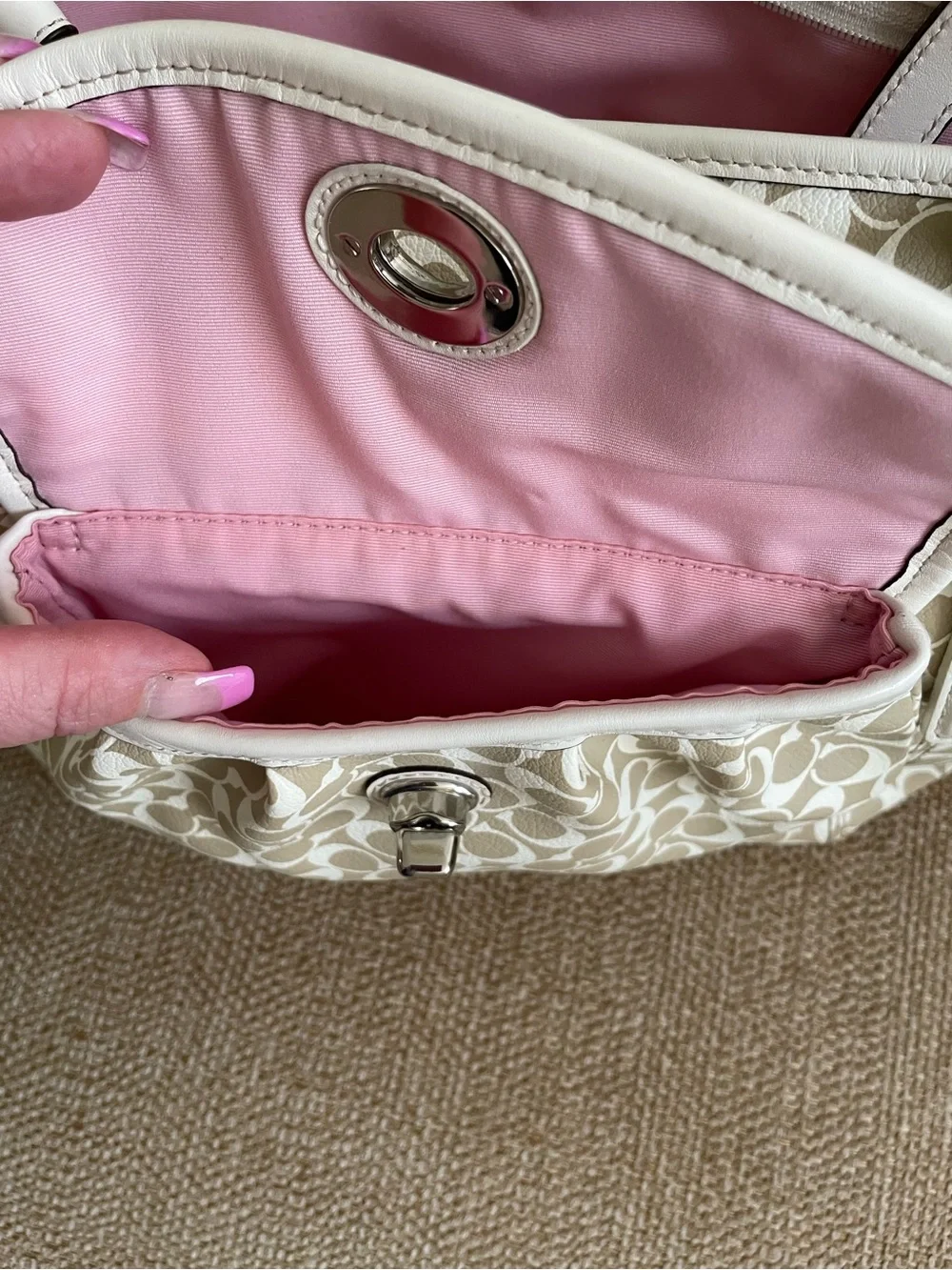 Coach tote signature